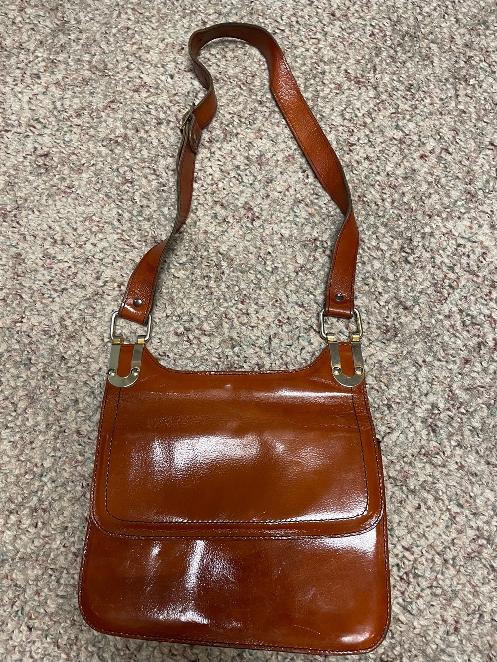 Vintage 60s British made patented Tan Leather Shoulder Bag with gold hardware